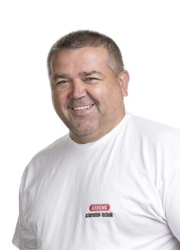 Viktor Cutura, Spezialist für Kaminsanierung und Kaminneubau